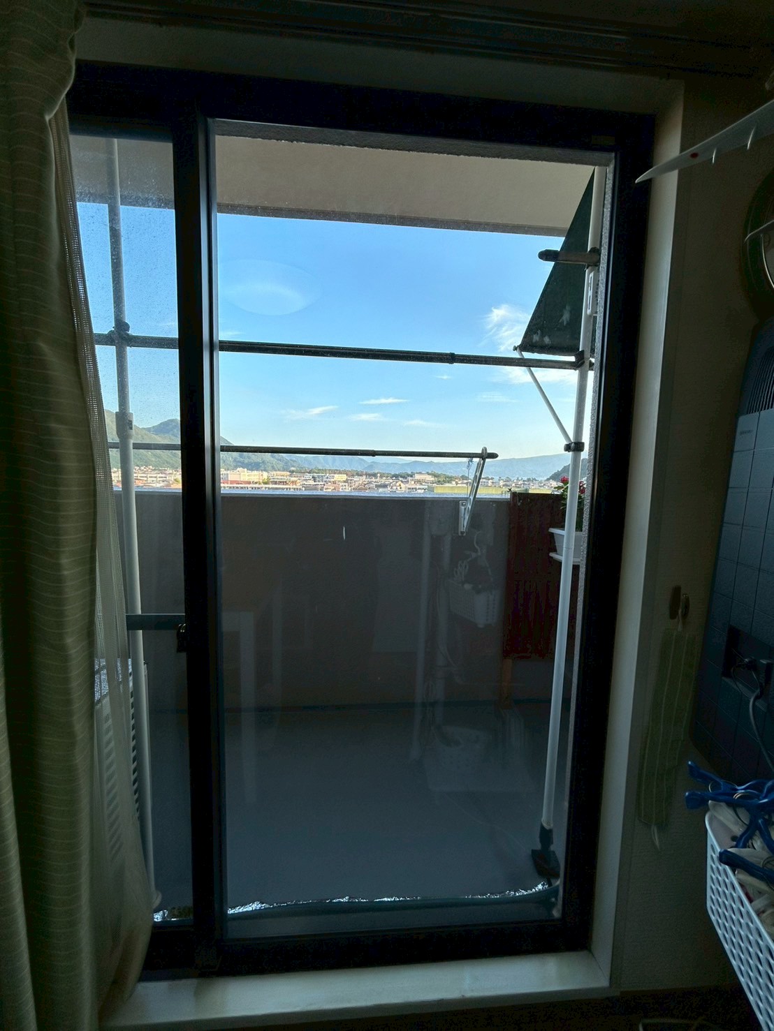 【静岡県沼津市】飛散防止フィルムの施工例